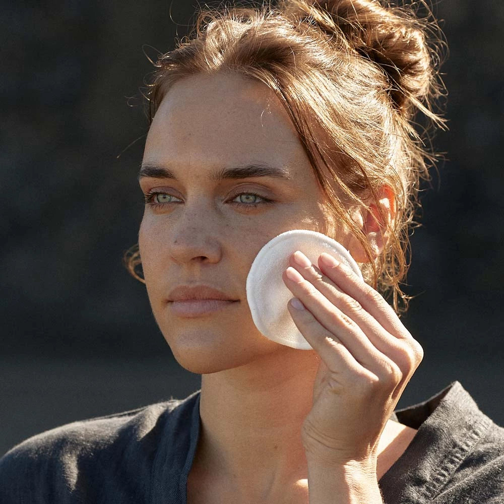 Gentle cleansing oil