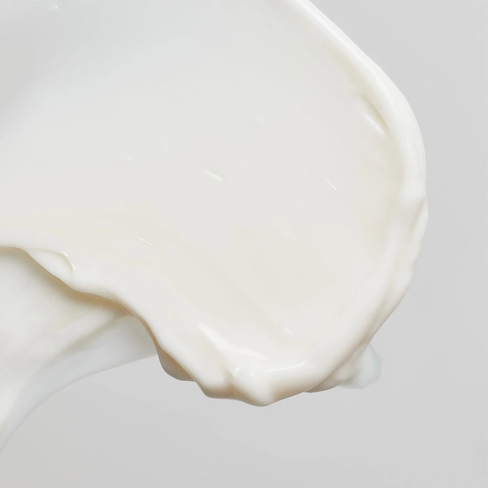 Hyaluronic lip contour cream